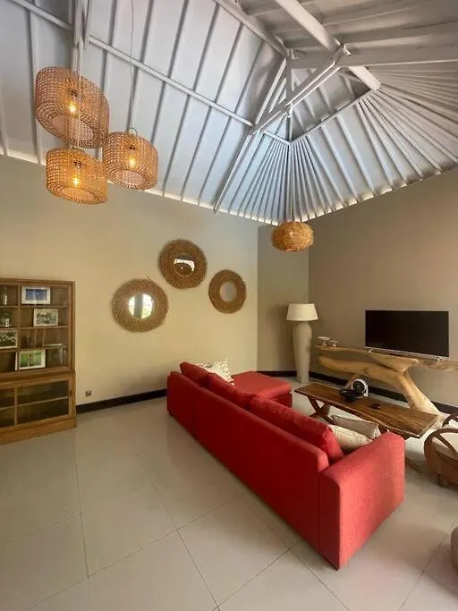 Stylish & Quiet Seminyak Pool Villa  סמיניאק